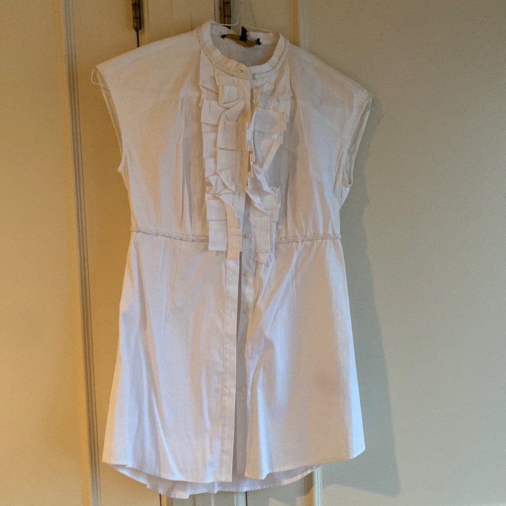 NWT Cynthia Steffe White Sleeveless Ruffle Button cotton Blouse, size 0
